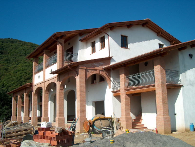 Edificio agricolo realizzato in zona agricola a Pescaglia