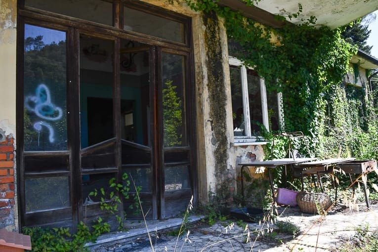 Ex scuola di Vinchiana oggetto di petizione pubblica a Lucca